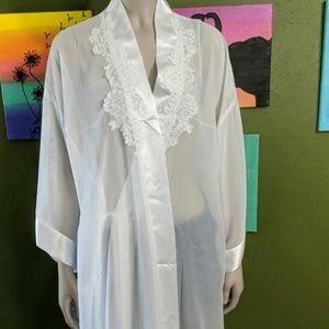 Intimo Amore bridal wrap white beads